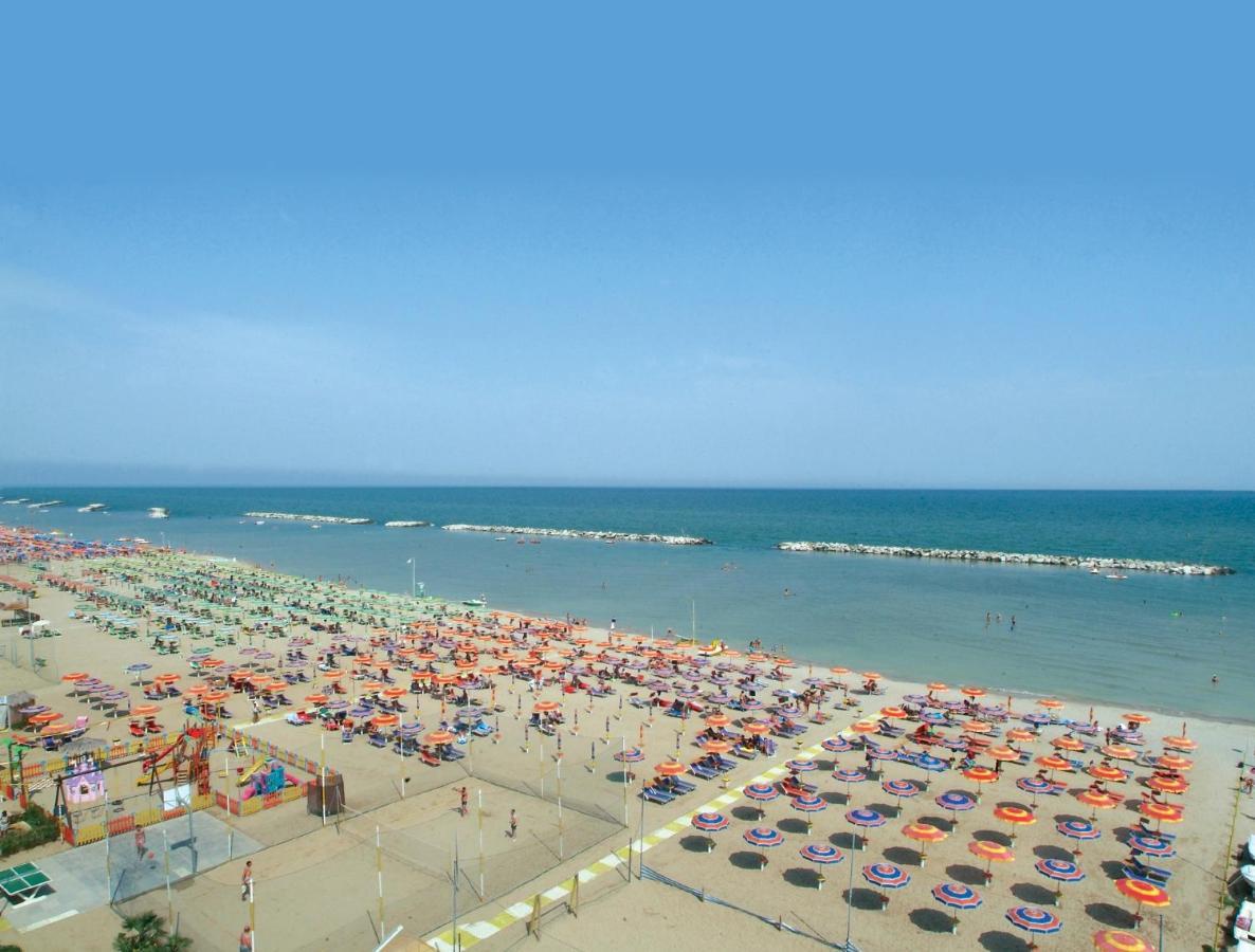 Residence Ducale Rimini Buitenkant foto